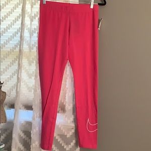 BRAND NEW PINK NIKE LEGGINGS